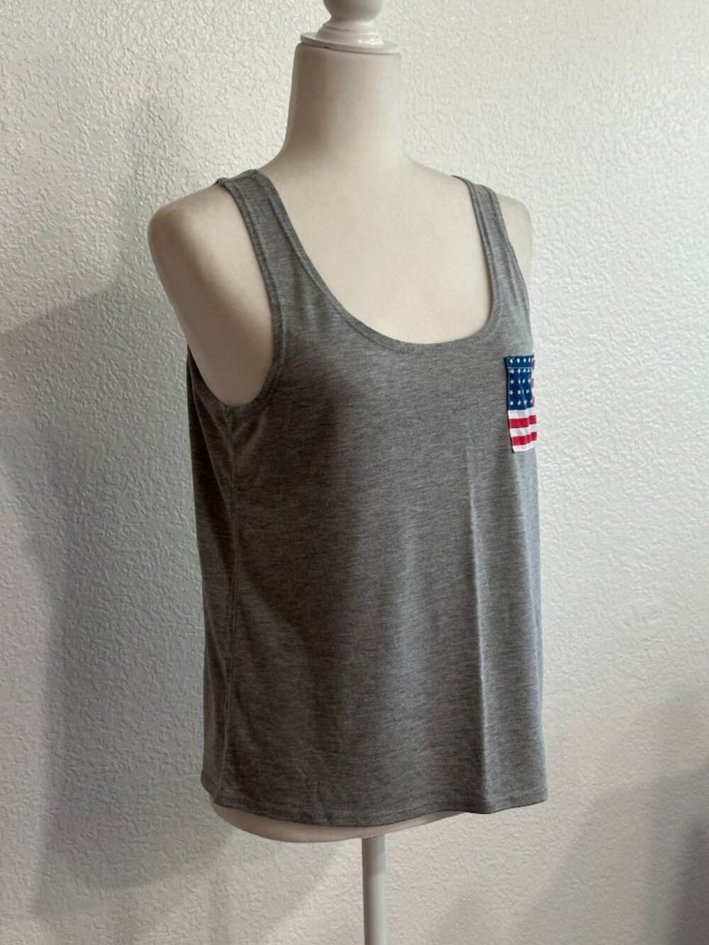 Fifth Sun American Flag Tank Top Women’s Large Gray Patriotic Graphic Sleeveless - Picture 2 of 6